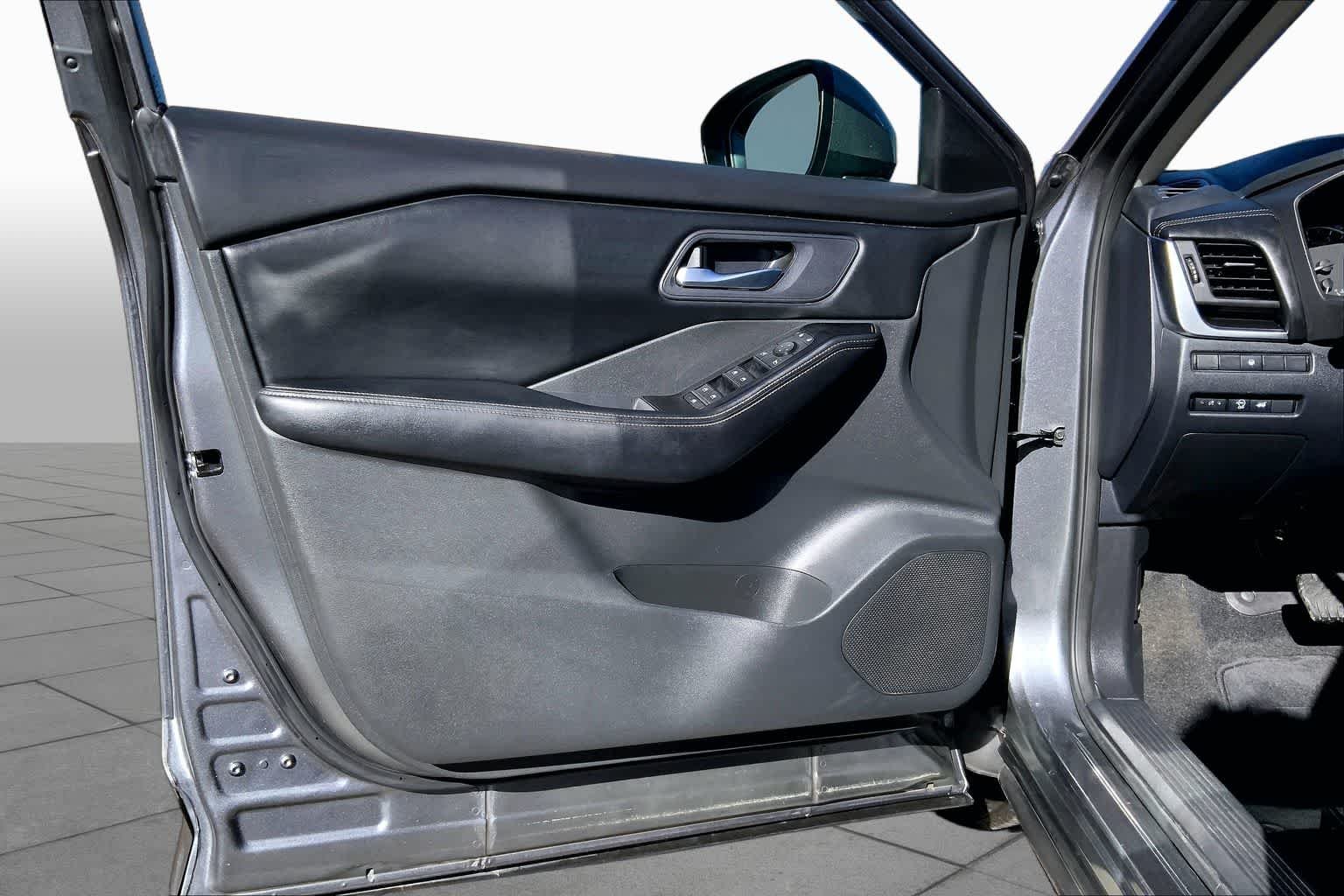 Used 2025 Gun Metallic Nissan SV image 21