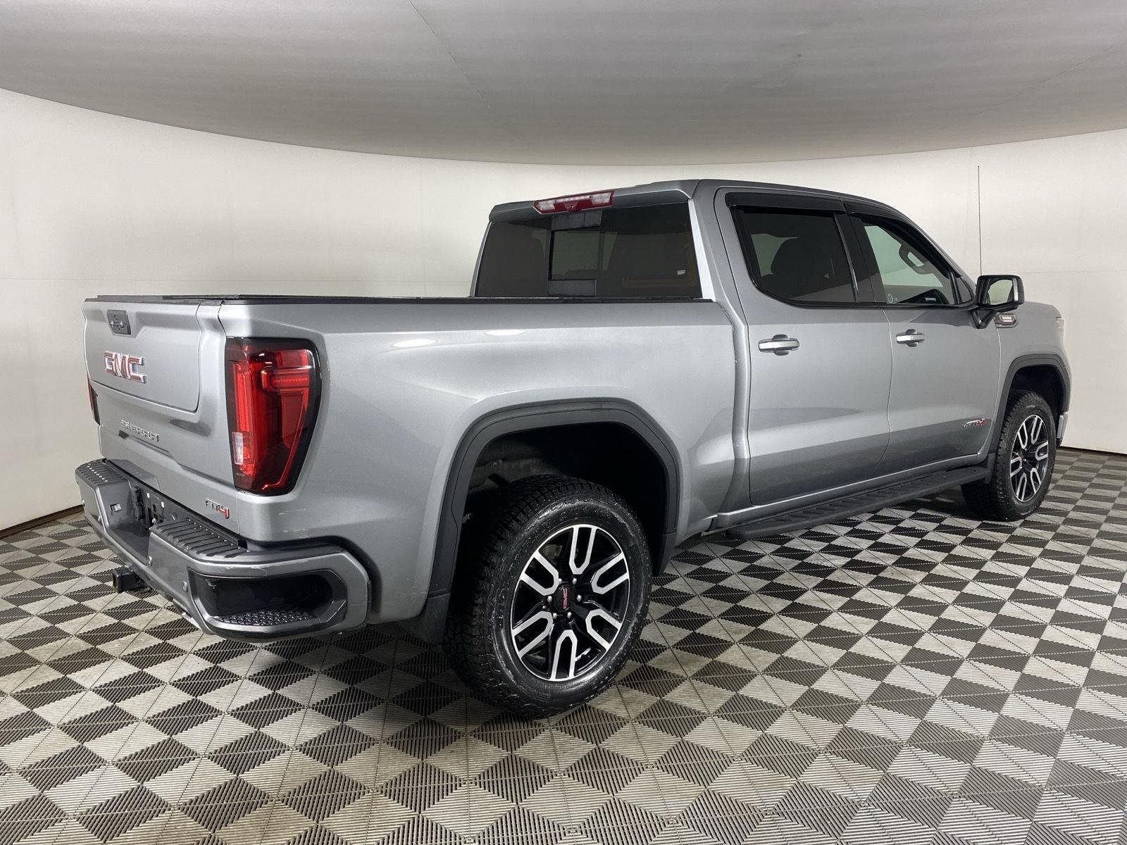 Used 2024 Sterling Metallic GMC AT4 image 16