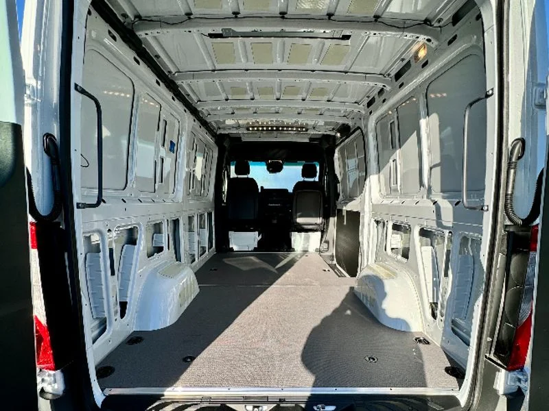 New 2024 White Mercedes-Benz Base image 3
