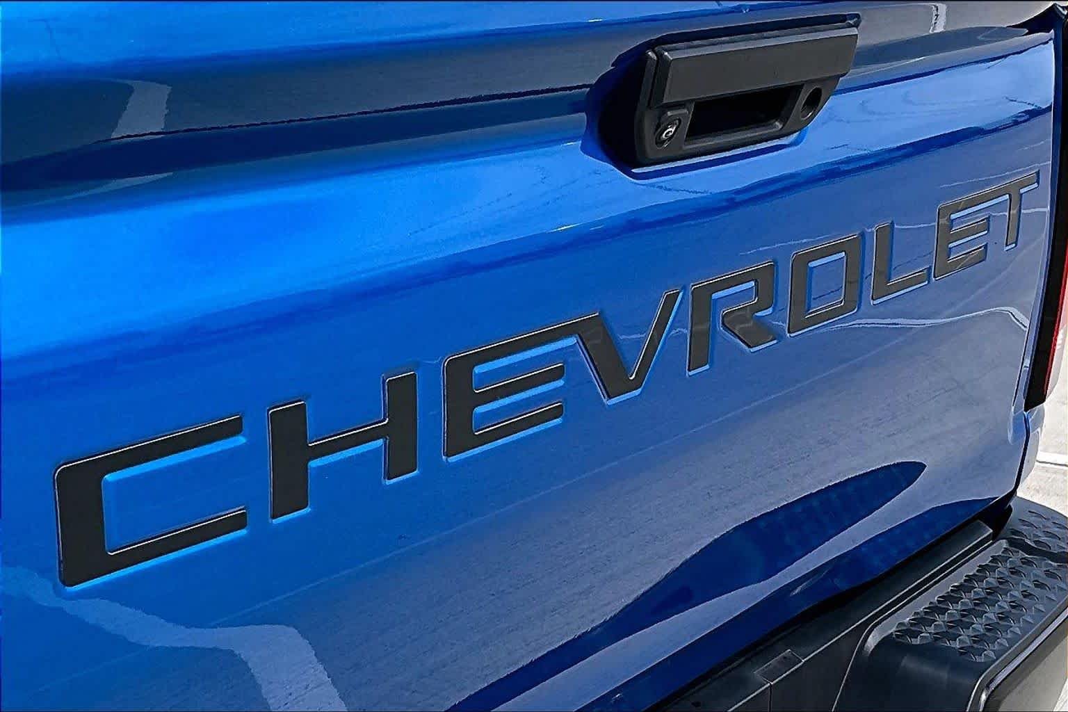 Used 2023 Glacier Blue Metallic Chevrolet 4WD Z71 image 10