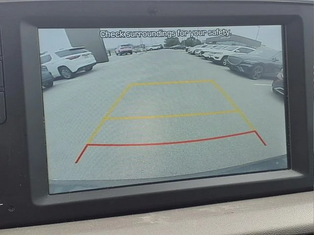 Used 2020 Gray Hyundai SE image 16