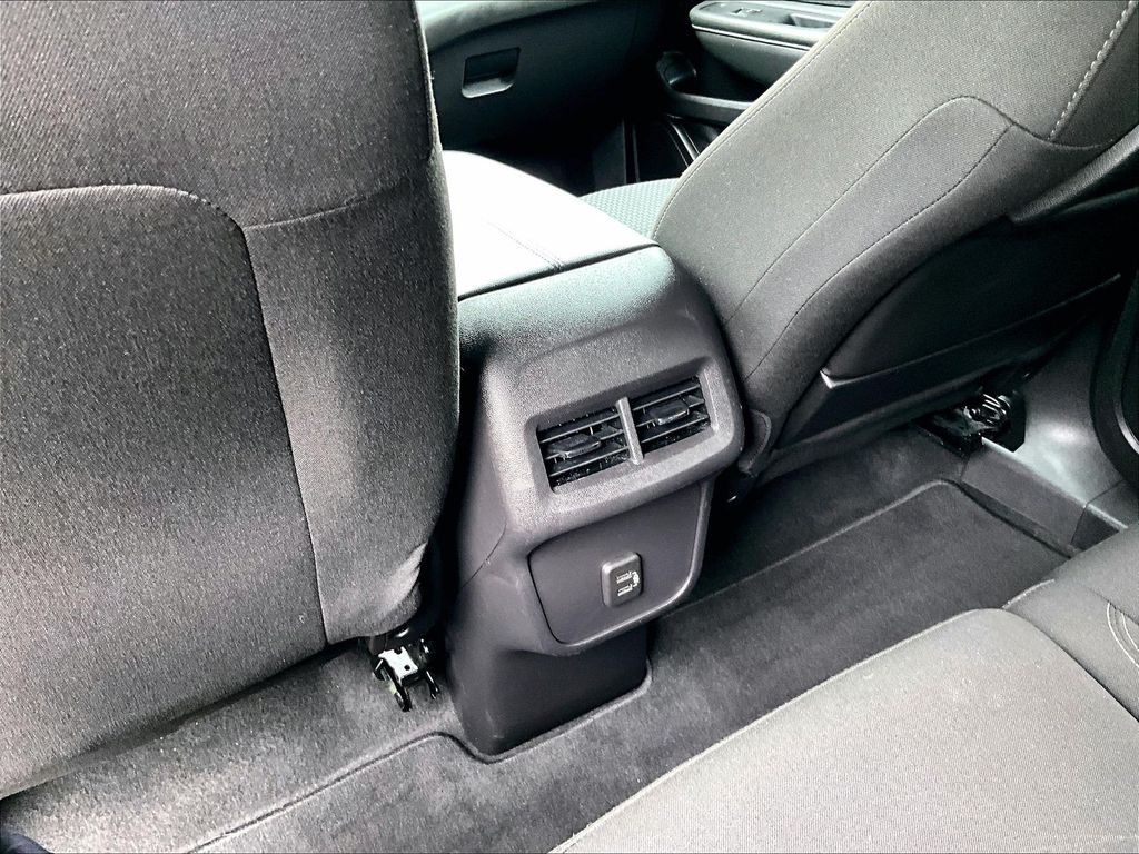 Used 2024 White GMC SLE image 26