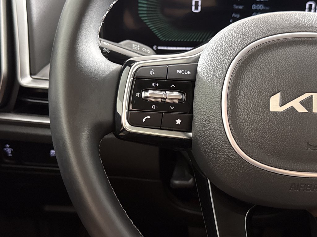 2025 Kia Sorento S - Photo 16