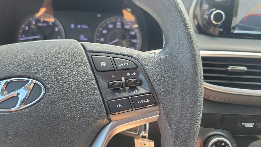 Used 2019 Blue Hyundai SE image 21