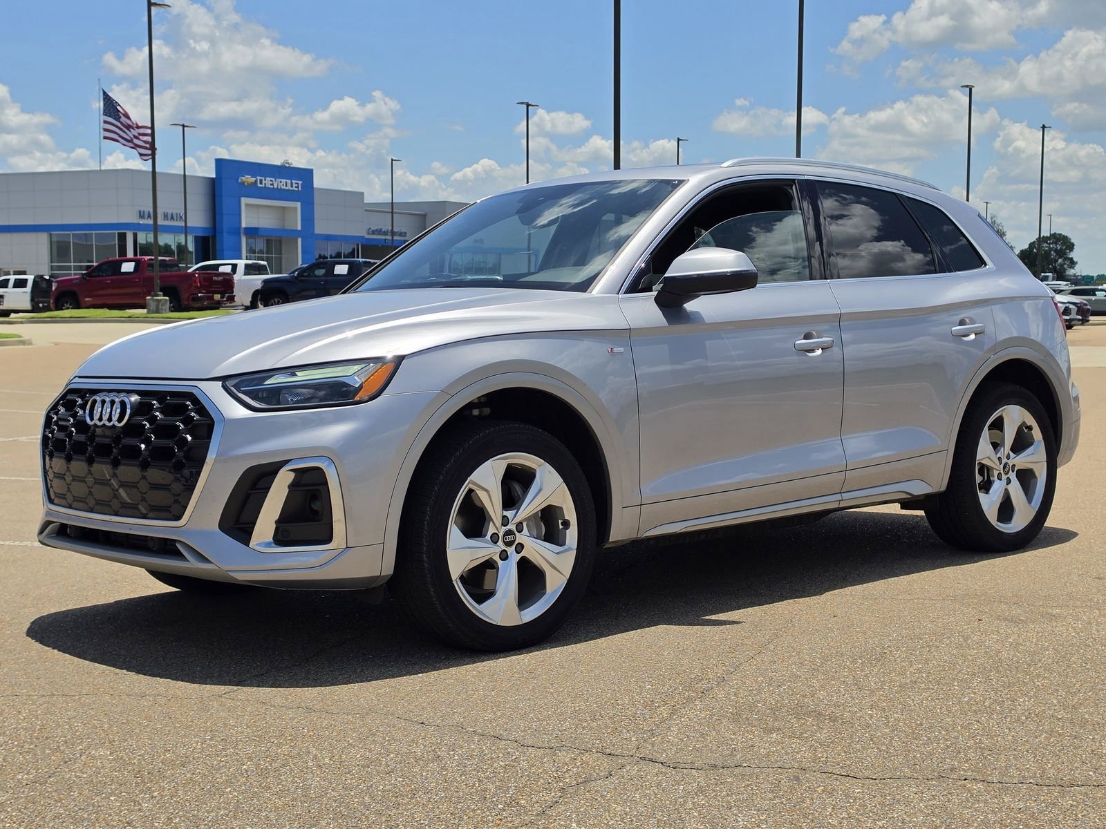 2024 Audi Q5 45 Premium Plus's photo