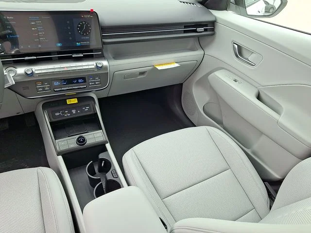 New 2026 White Hyundai SEL Premium image 11