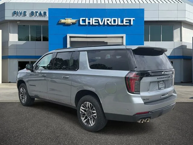 Used 2025 Gray Chevrolet Z71 image 4