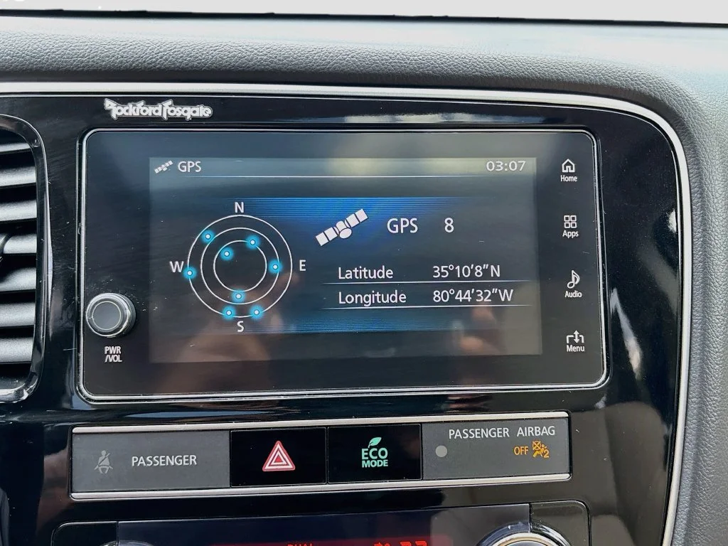 Used 2019 Labrador Black Metallic Mitsubishi SEL image 13