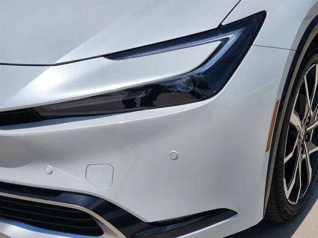 New 2025 Wind Chill Pearl Toyota XSE image 5