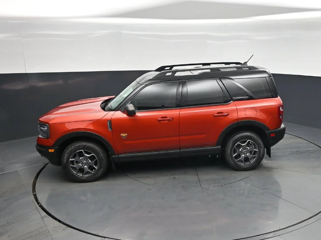 Used 2023 Red Ford Badlands image 38