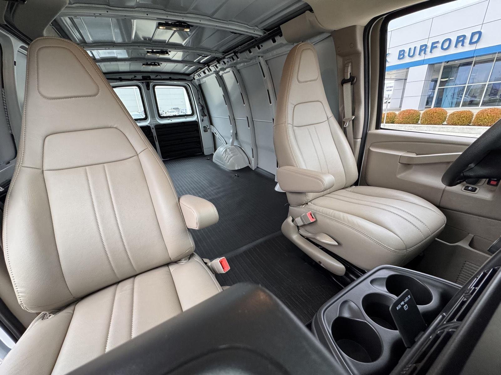 2026 Chevrolet Express Cargo Work Van - Photo 34