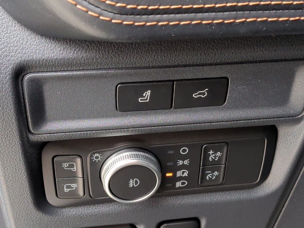 Used 2022 White Ford Platinum image 16