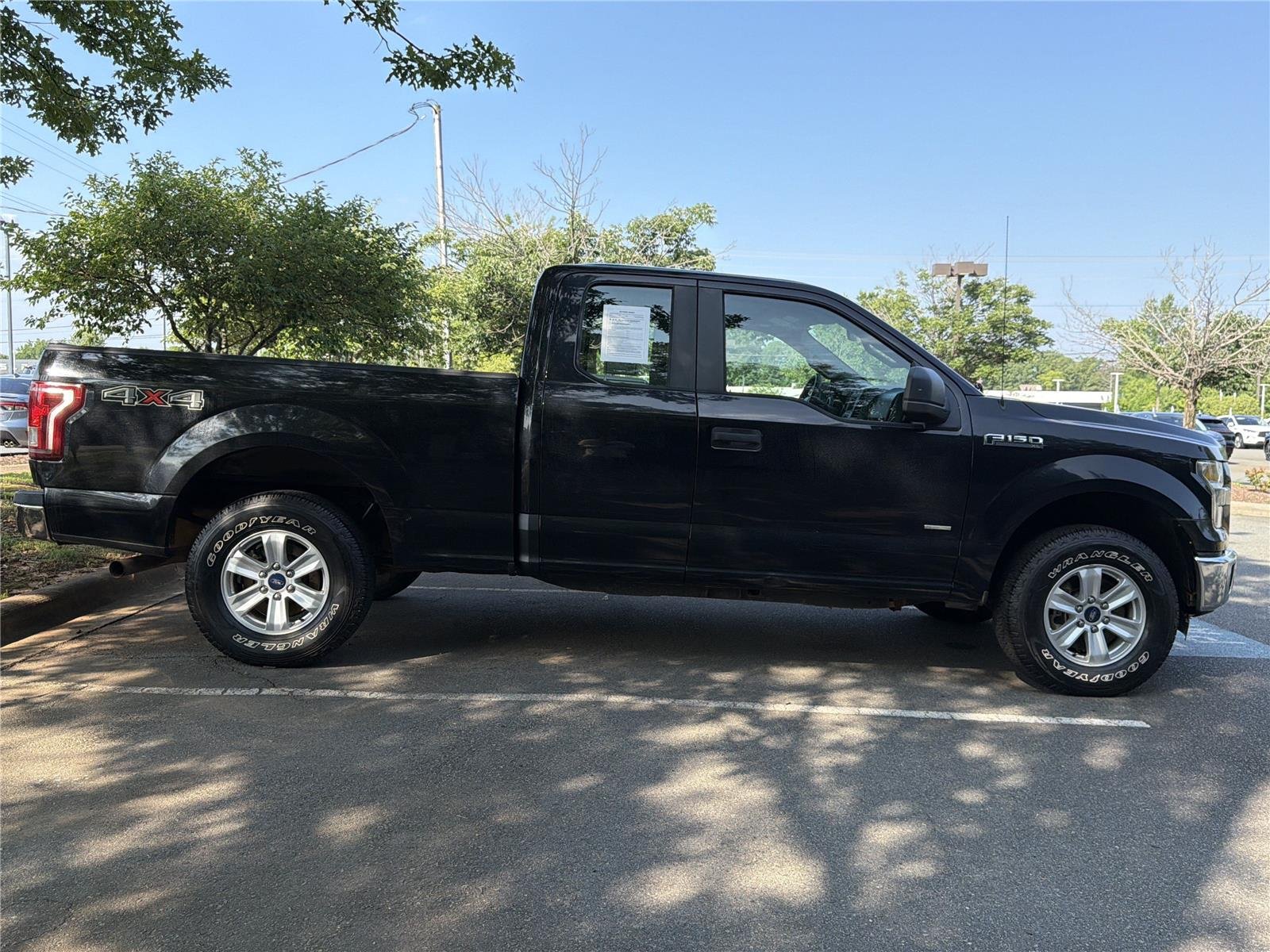 Used 2016  Ford XL image 2