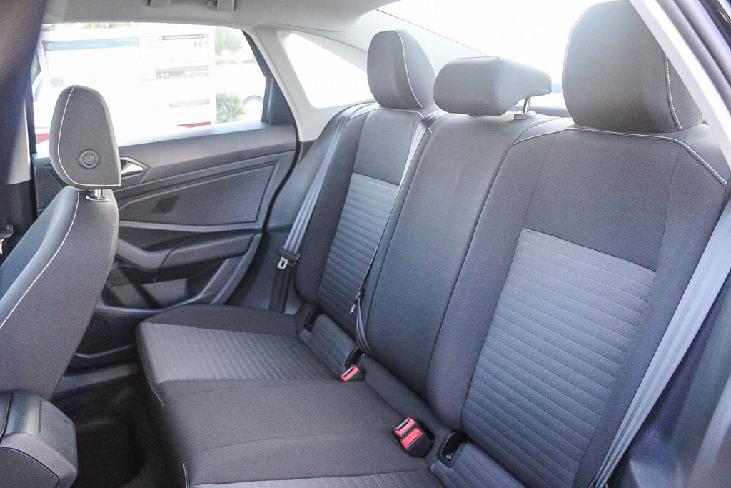 New 2027 Black Volkswagen 1.5T S image 18
