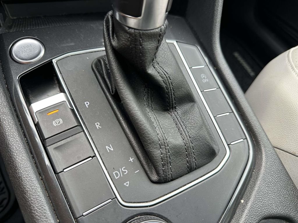 Used 2019 Black Volkswagen 2.0T SE image 24