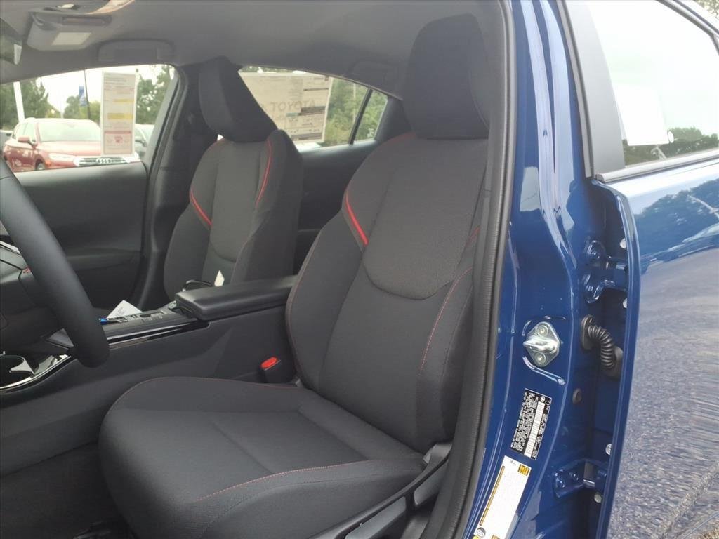 2026 Toyota Prius Plug-in Hybrid SE - Photo 17