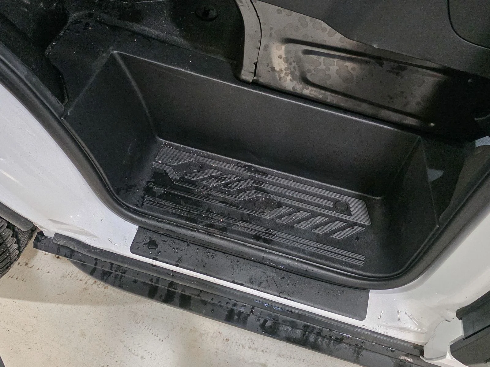 New 2026 Oxford White Ford Cargo Van image 19