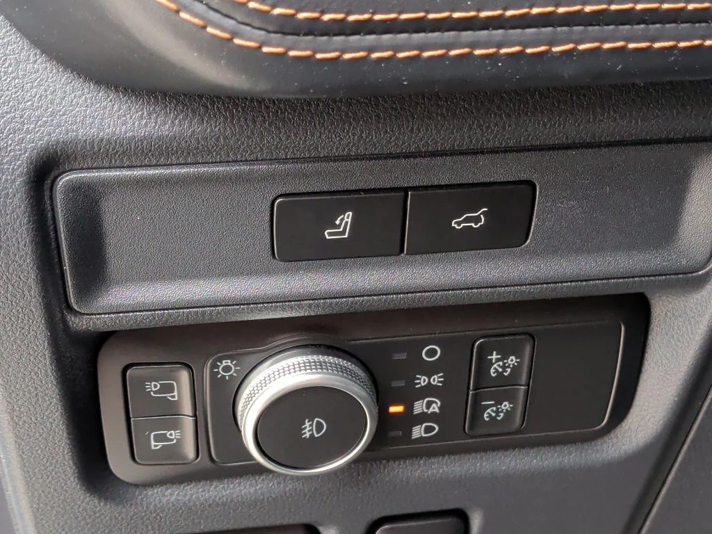 Used 2022 White Ford Platinum image 16