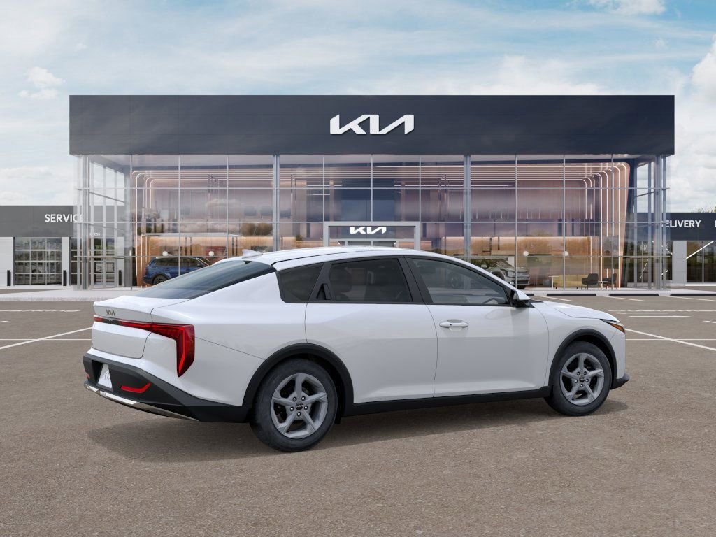 2025 Kia K4 LXS - Photo 6