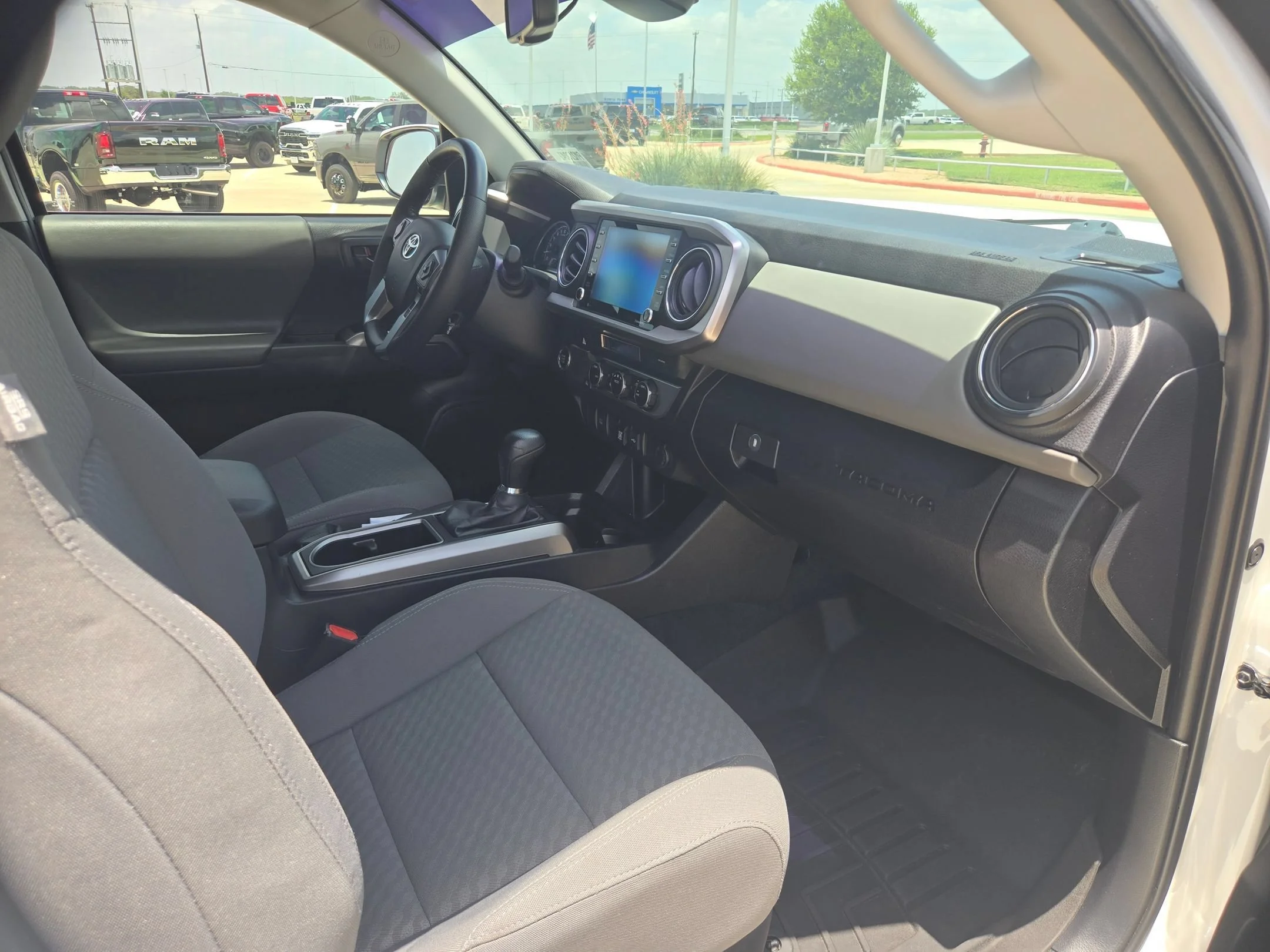 Used 2023 White Toyota SR5 image 22