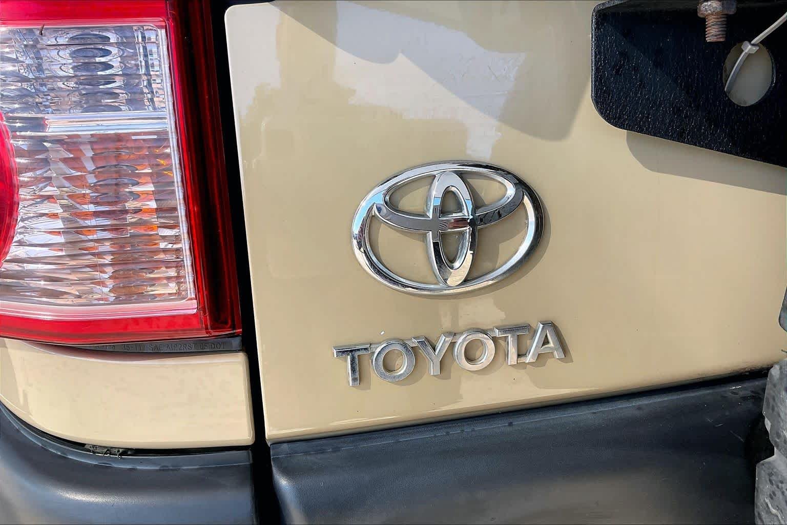 Used 2011 Quicksand Toyota  image 30