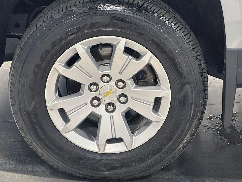 Used 2021 Gray Chevrolet LT image 19