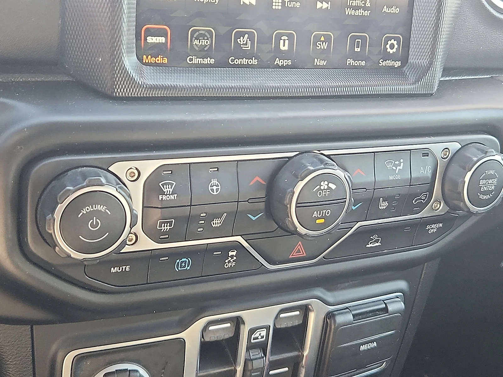 Used 2023 Gray Jeep Sahara 4xe image 15