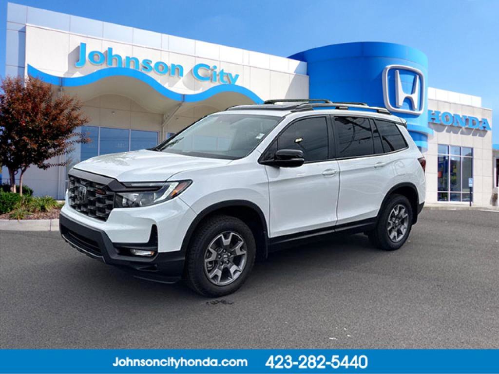 Certified Used 2023 Platinum White Pearl Honda AWD TRAILSPORT image 28