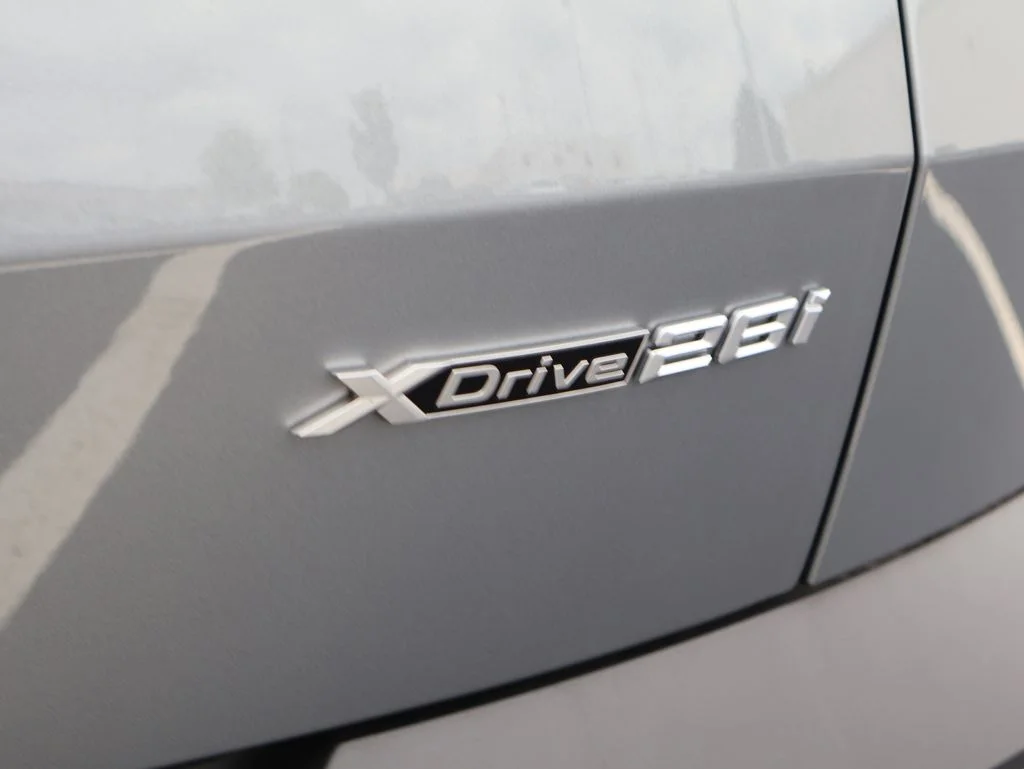 Used 2025 Gray BMW xDrive28i image 10