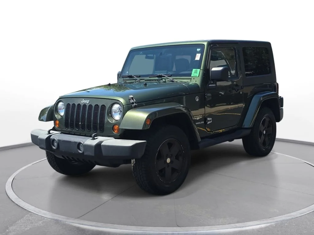 Used 2008 Green Jeep Sahara image 1