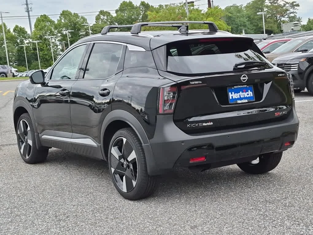 New 2026 Super Black Nissan SR image 4