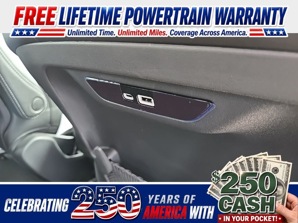 New 2027 Bright White Clear-Coat Exterior Paint Chrysler Select image 84