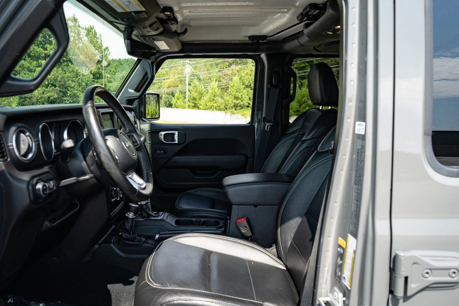 Used 2020 Gray Jeep Overland image 14