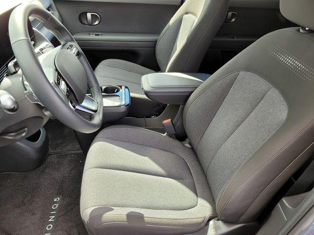 2025 Hyundai IONIQ 5 SE - Photo 13