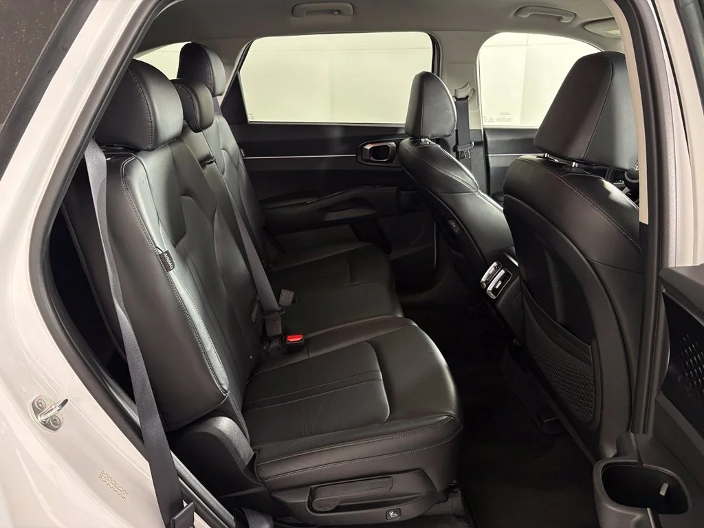 Used 2024 White Kia S image 42