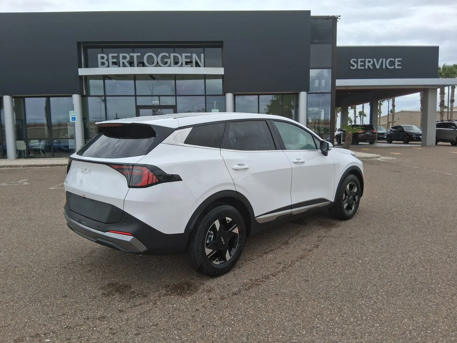 New 2026 Black Kia LX image 4
