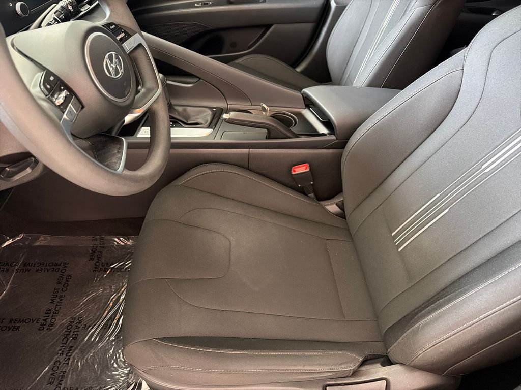 Used 2022 Black Hyundai SEL image 15