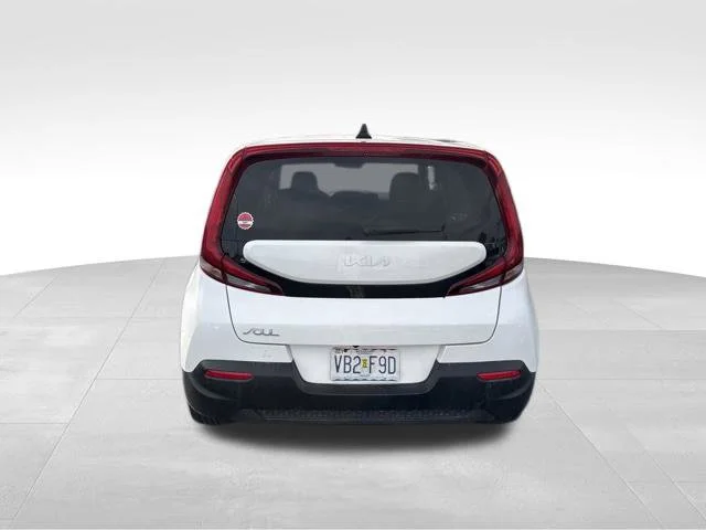 Used 2022 White Kia LX image 8