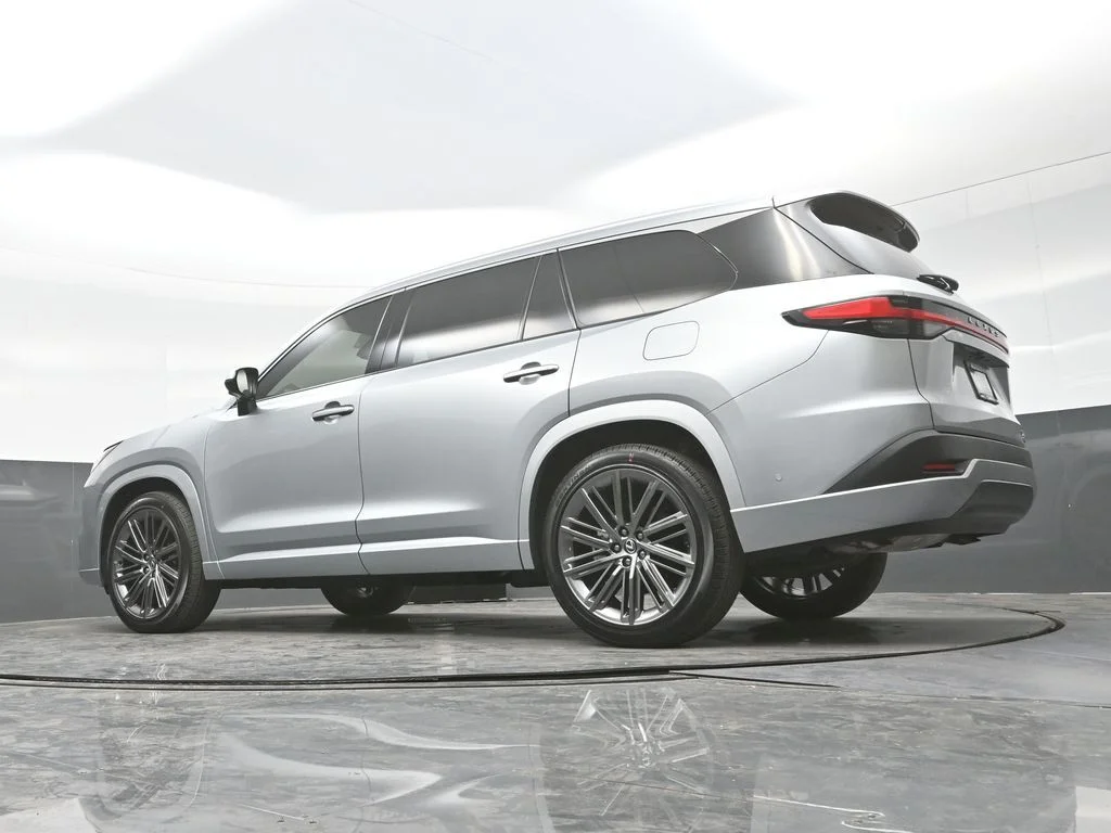 Used 2024 Silver Lexus 550h+ Luxury image 40