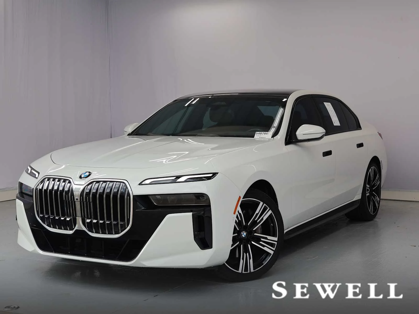 2024 BMW 7 Series 740i's photo