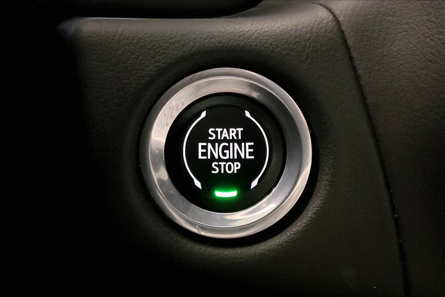 Used 2023 Summit White GMC AT4 image 33