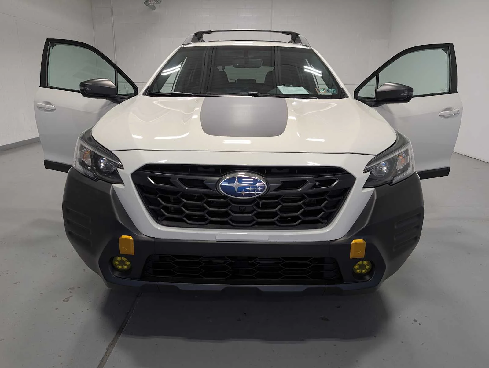 Used 2022 Crystal White Pearl Subaru Wilderness image 15