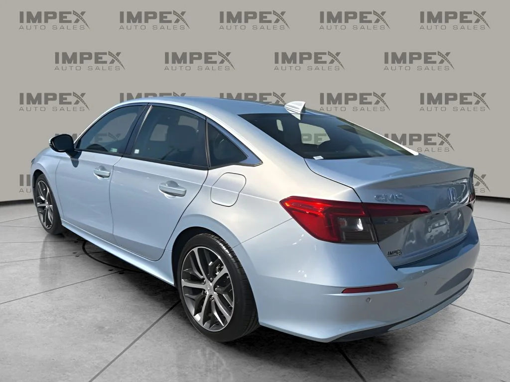 Used 2023 Silver Honda Touring image 3