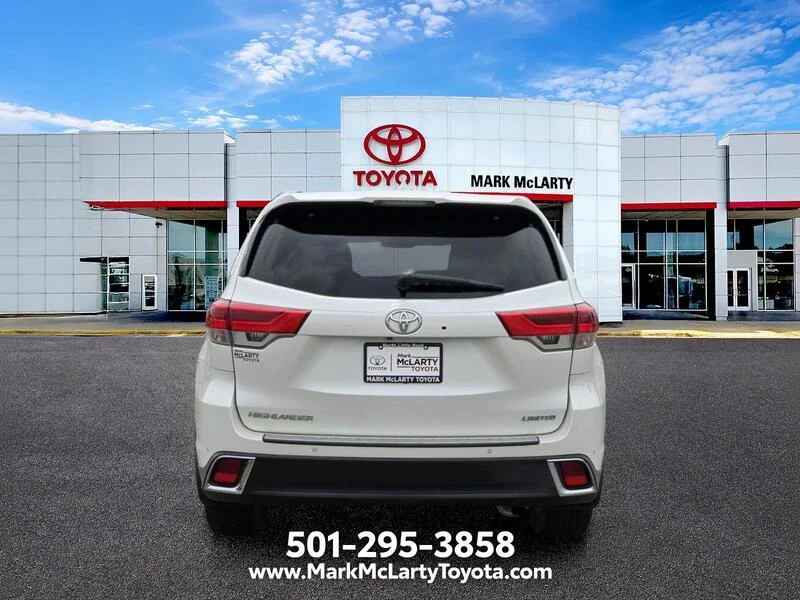 Used 2017 Blizzard Pearl TOYOTA LIMITED V6 FWD image 4