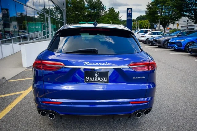 Used 2024 Blu Intenso Metallic Maserati GT image 6