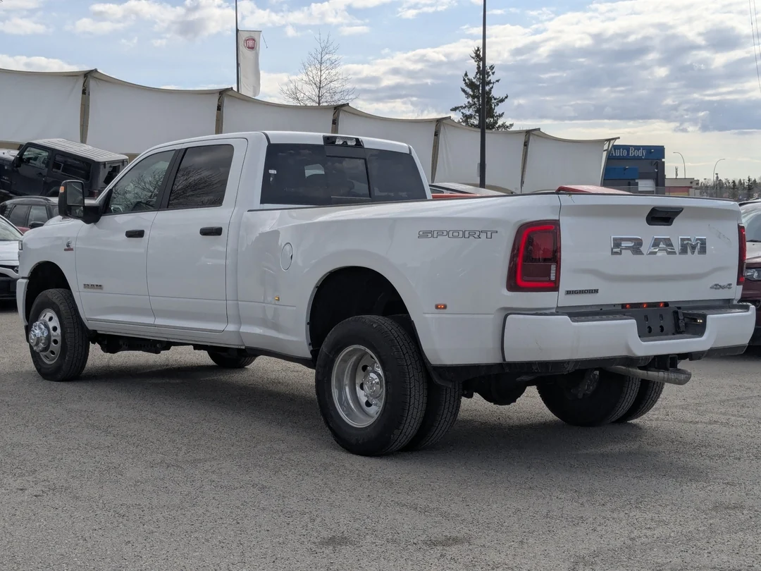 New 2026 White RAM Big Horn - - 4x4 - Level 2 Plus Grp - Max Tow Pkg - Sport Appearance Pkg & More! image 6