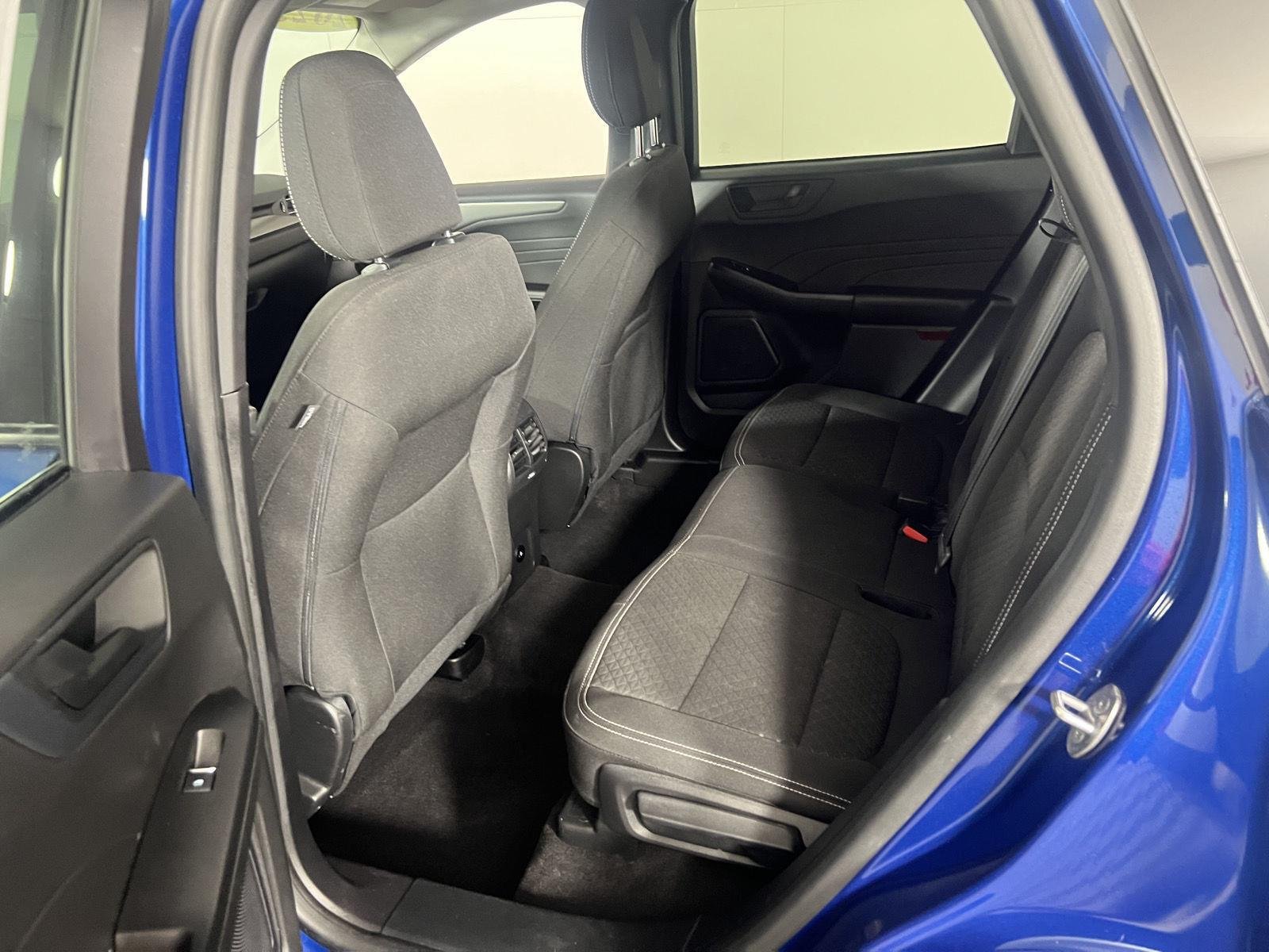 Used 2023 Atlas Blue Ford Active image 15