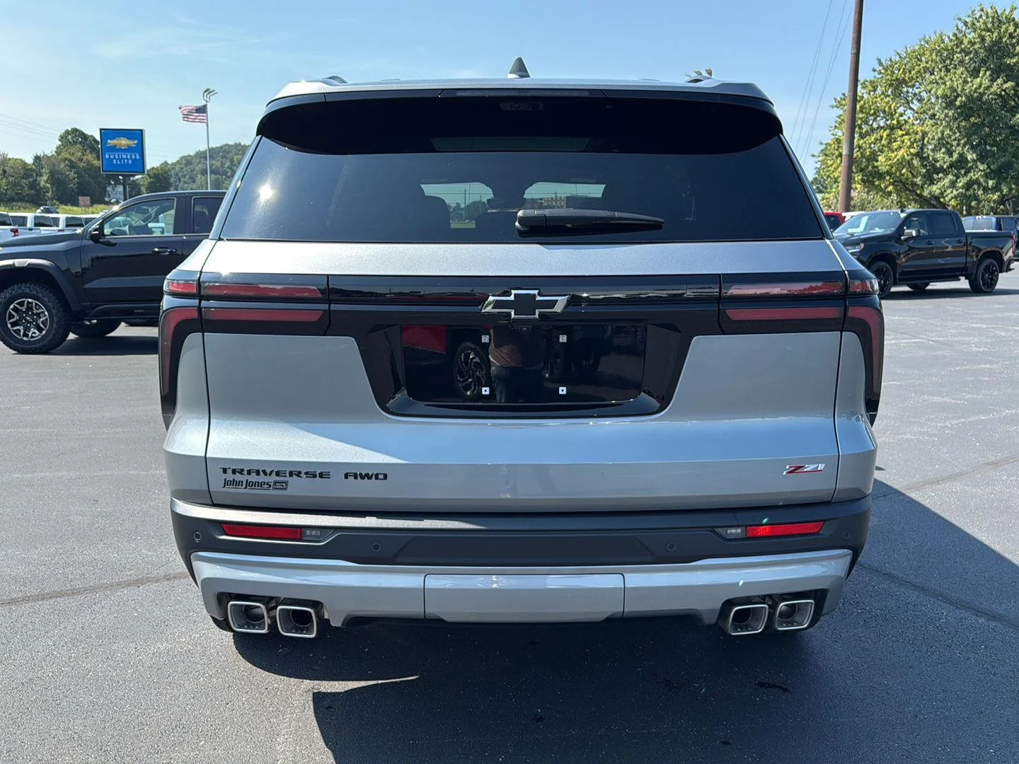 New 2027 Sterling Gray Metallic Chevrolet Z71 image 18