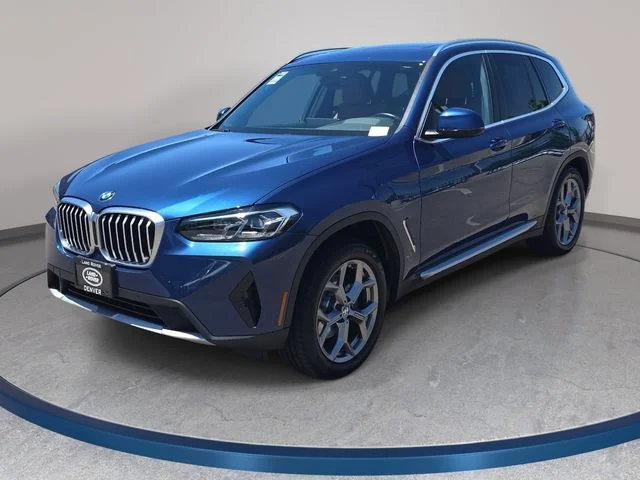 Used 2022 Blue BMW xDrive30i image 1