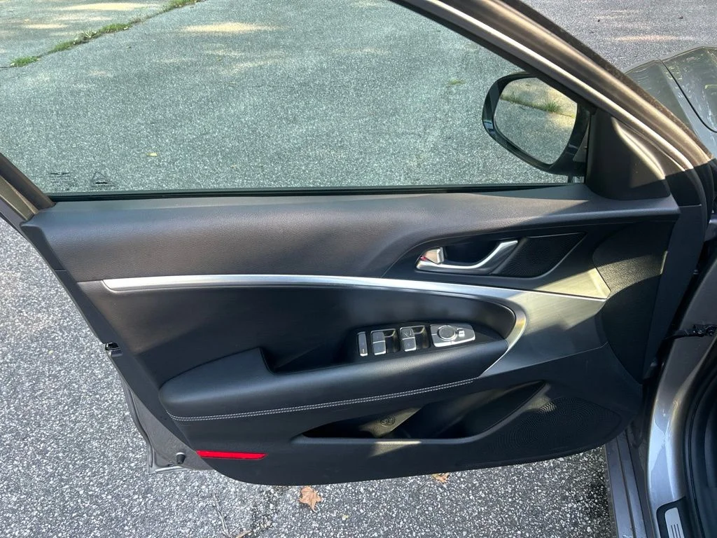 Used 2026 Silver Genesis 2.5T image 14